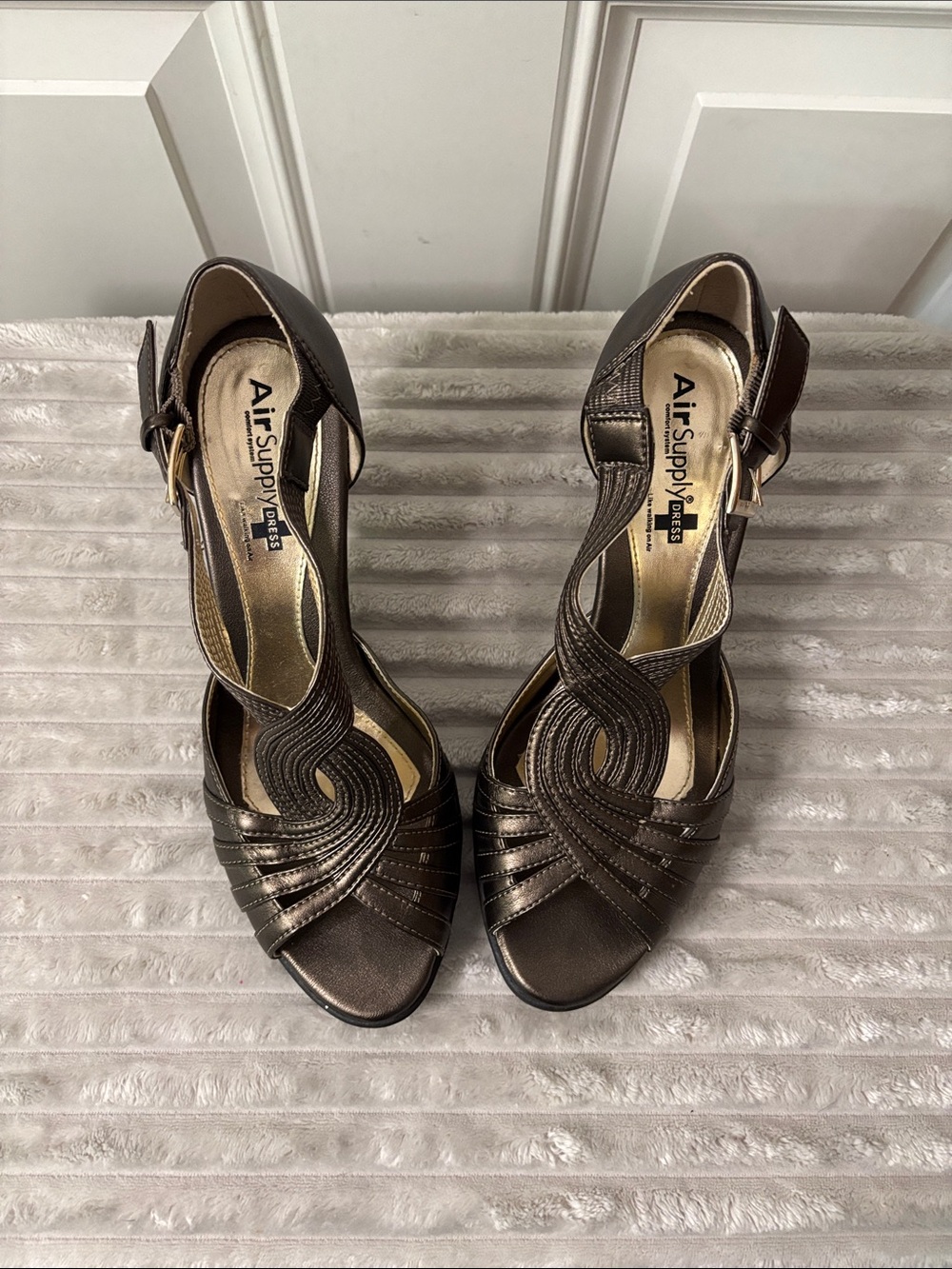 EUC AirSupply Metallic Brown Dress Heels with Swirl Straps